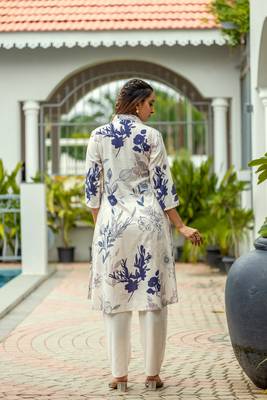 Floral Printed Shirt Collar A-Line Kurta With Pyjama 2