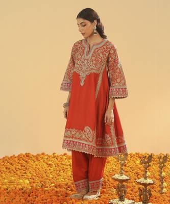Irha burnt orange short chauga with khada dupatta 2