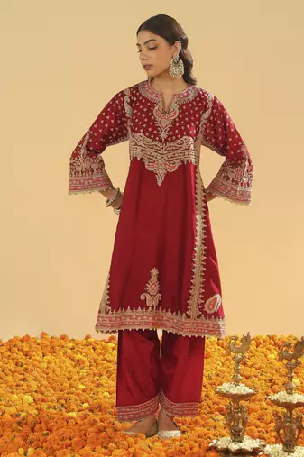 Shahzain deep red short chauga with khada dupatta