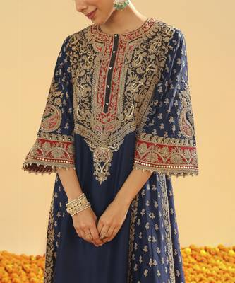 Hana deep blue chauga with salwar and odhni 3