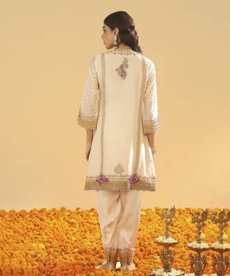 Ziana daisy ivory short kurta with salwar and dupatta 3