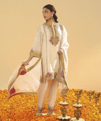 Ziana daisy ivory short kurta with salwar and dupatta 1