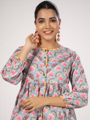 Multicolor front button floral printed cotton top 4
