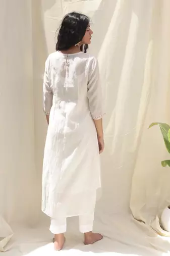 Snow white chamelia kurta set