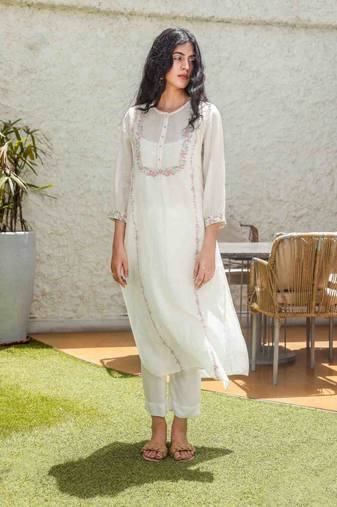 Snow white chamelia kurta set