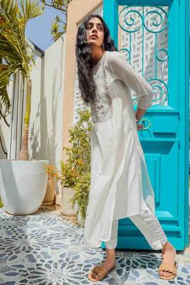 Snow white yoke buta kurta set 1