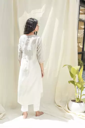 Snow white yoke buta kurta set