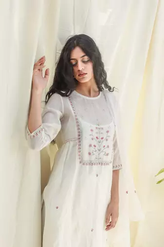 Snow white yoke buta kurta set