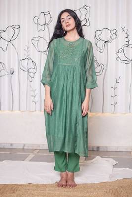 Bottle green paarijaat kurta set 2