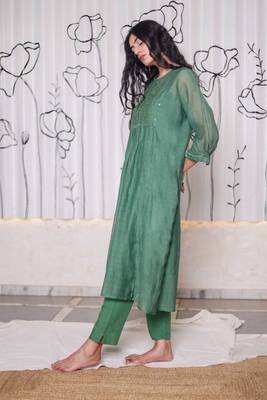 Bottle green paarijaat kurta set 3