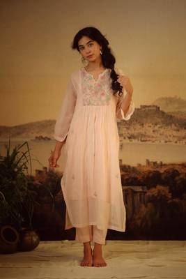 Ivory pink vineyard kurta and pant set 1