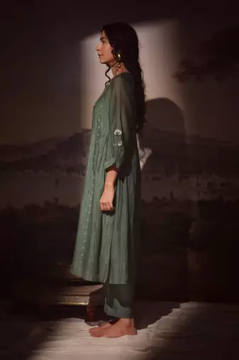 Bottle green juhi yoke kurta set