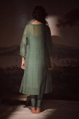 Bottle green juhi yoke kurta set 3