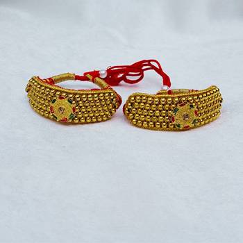 Stone stud gold plated  pouchi color golden material brass  size adjustable 4