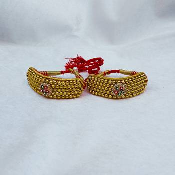 Stone stud gold plated  pouchi color golden material brass  size adjustable 3