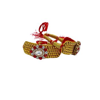 Stone stud gold plated  pouchi color golden material brass  size adjustable 1