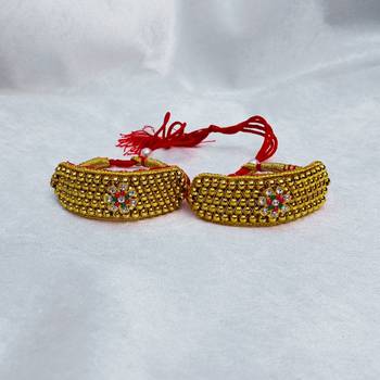 Stone stud gold plated  pouchi color golden material brass  size adjustable 3