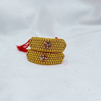 Stone stud gold plated  pouchi color golden material brass  size adjustable 2