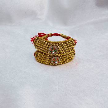 Stone stud gold plated  pouchi color golden material brass  size adjustable 2