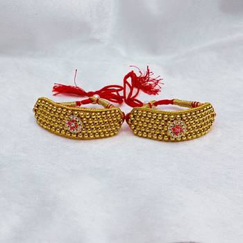 Stone stud gold plated  pouchi color golden material brass  size adjustable 3