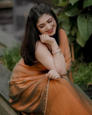 Orange simmer tissue golden saree with golden handwork lace & blouse piece 3