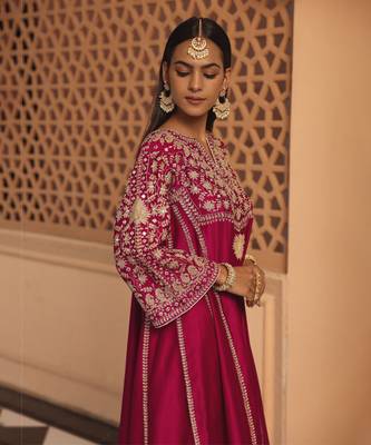 Hotpink aiman - short knee length chauga with salwar and khada dupatta 3