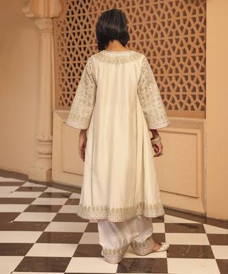Daisy ivory aiman - short knee length chauga with salwar and odhni 4