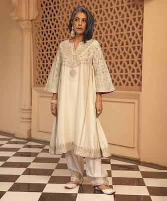 Daisy ivory aiman - short knee length chauga with salwar and odhni 5
