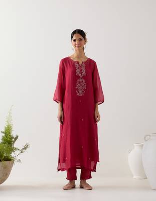 Red floral necklace kurta set 1
