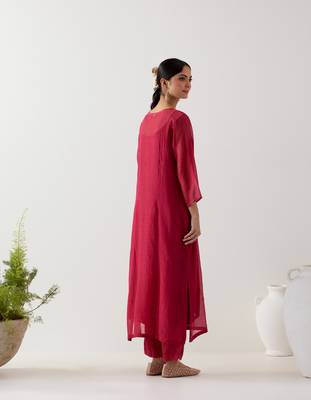 Red floral necklace kurta set 2