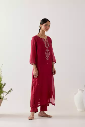 Red floral necklace kurta set
