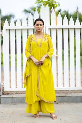 Floral Yoke Design Pleated Thread Work Anarkali Kurta with Palazzo & With Dupatta 1