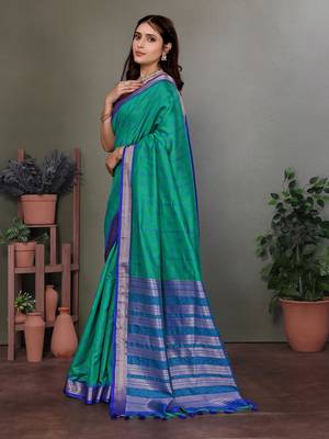 Peacock green soft silk woven designed patola saree 3