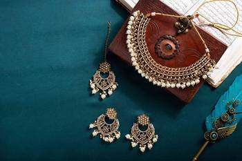 Kundan elegant pearl choker set 2