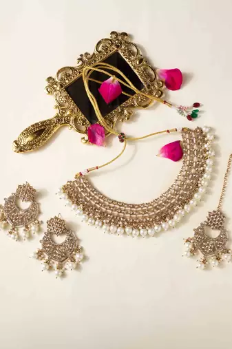 Kundan elegant pearl choker set