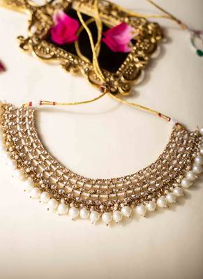 Kundan elegant pearl choker set 6