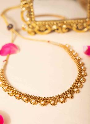 Golden pearl choker set 2