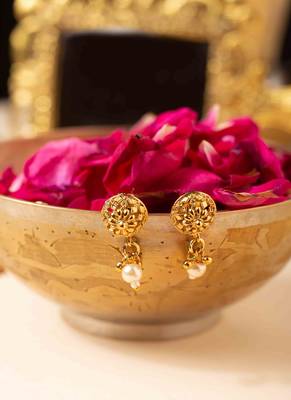 Golden pearl choker set 3