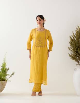 Mustard mughal buta kurta set 2