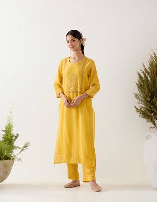 Mustard mughal buta kurta set 3
