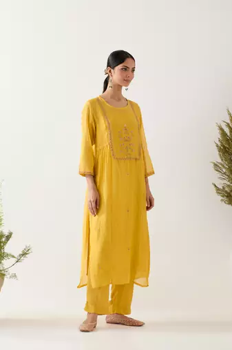 Mustard mughal buta kurta set