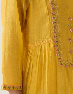 Mustard mughal buta kurta set 5