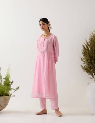 Blush pink camelia kurta set with gathers 1