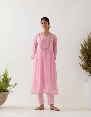 Blush pink camelia kurta set with gathers 2