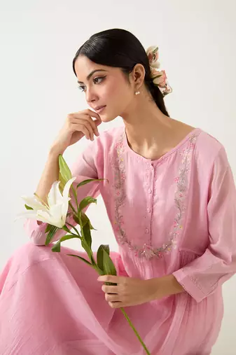 Blush pink camelia kurta set with gathers