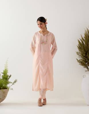 Ivory pink parrot and pionies kurta set 1