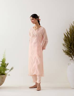Ivory pink parrot and pionies kurta set 3