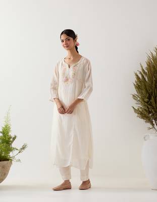 White parrot and peonies kurta set 3