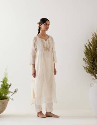 White parrot and peonies kurta set 4