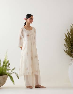 White angrakha block printed kurta set 4